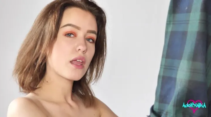 Горячая сводная сестрица не прочь оседлать хер братца