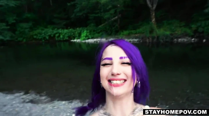 На берегу реки