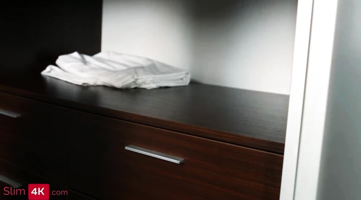 Русская девушка с тату трахалась до кремпая с парнем