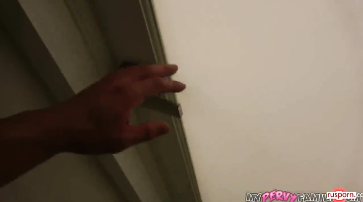 Кончил в киску нежной блондинке