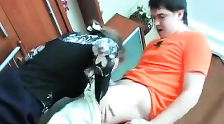 Русский молодец выебал мамку в пизду